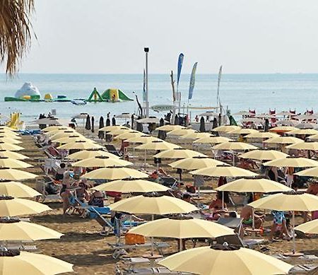 Hotel Biancospino Rimini Exteriör bild