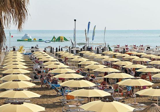 Hotel Biancospino Rimini Exteriör bild